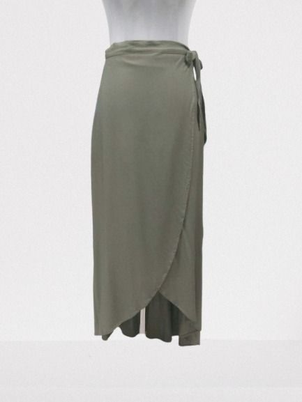 H&M Olive Green Wrap Maxi Skirt (Category: Skirts) located in Davao. Submitted by rosewyn (Listing ID 1463043367, Image 1). Description: - Long olive green wrap skirt - Features a tie detail at the waist - Fabric drapes beautifully - Versatile for dressing up or down - A great addition to any wardrobe - Last pic with very light watermarks ( negligible ) - upper side at the back, near the ribbon.