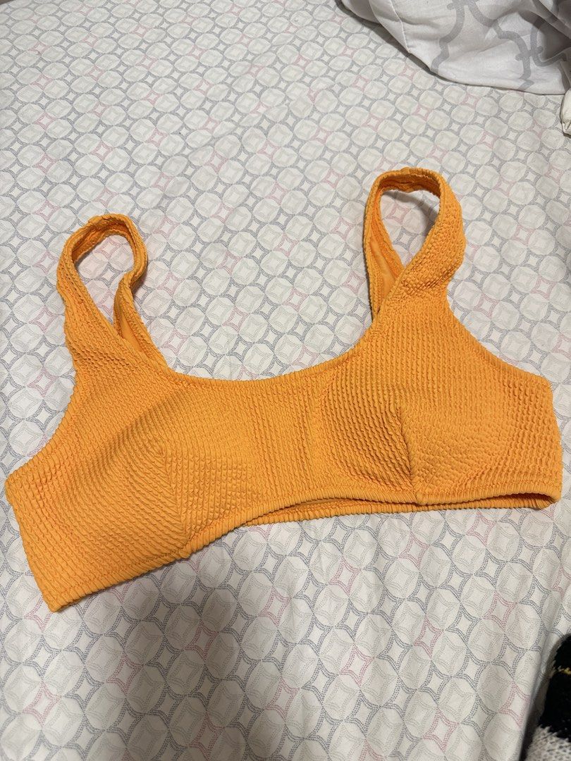 [H&M] orange bikini top (Category: Bikinis & Swimsuits) located in Cainta. Submitted by m4tchyyy (Listing ID 1463023195, Image 1). Description: 🌀 size m 🍀 mop: gcash or bdo 🍀 mod: j&t, ggx, or same day delivery within mm.