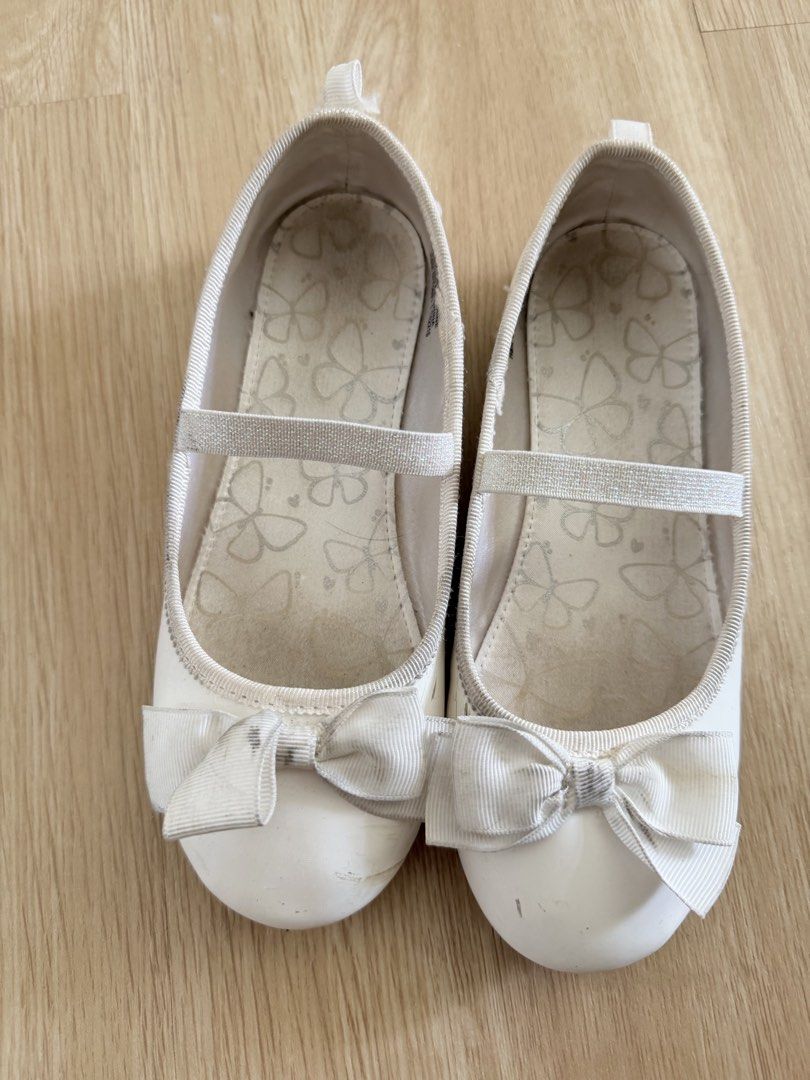 H&M Rose Gold & White Ballet Flats Bundle (Category: Babies & Kids Fashion) located in Manila. Submitted by magsy (Listing ID 1463051037, Image 3). Description: - FIXED! php 500 - Bundle of two pairs of H&M ballet flats - Pair 1: Rose gold - Pair 2: White MOP: BDO BPI GCASH SF: c/o buyer.