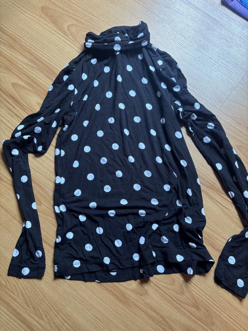 H&m turle neck polka dot longsleve (Category: Announcements) located in Manila. Submitted by kimsantos2 (Listing ID 1462907958, Image 1). Description: Brandnew size small.