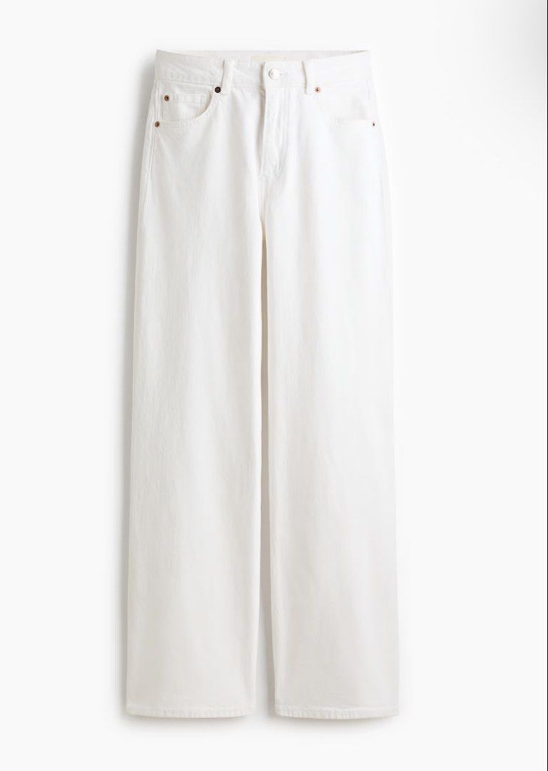 H&M White Wide Leg Denim Jeans (Category: Jeans) located in Iloilo. Submitted by reesespuffs_ (Listing ID 1462987132, Image 1). Description: - Classic white wide leg jeans - High waisted fit - Made from sturdy denim - Perfect for casual outfits - Easy to style with any top - A versatile wardrobe essential.