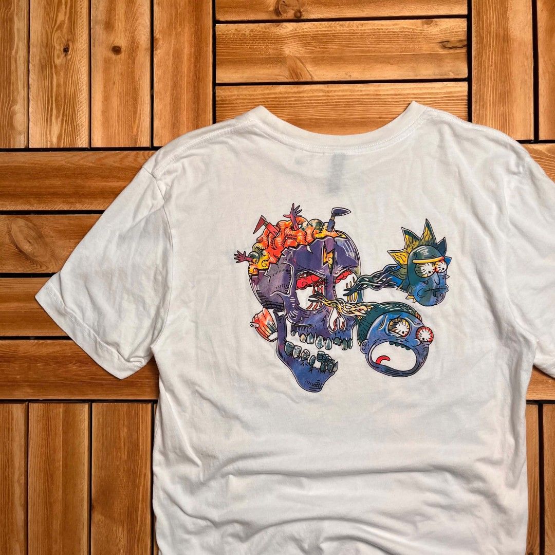 H&M x RICK & MORTY (Category: Formal Shirts) located in Floridablanca. Submitted by d_elevated (Listing ID 1462885669, Image 2). Description: .