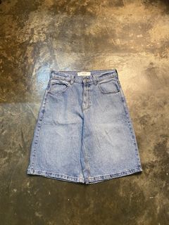 (Category: ) located in . Submitted by greendaythrift_ (Listing ID 1463118676, Image 1). Description: .