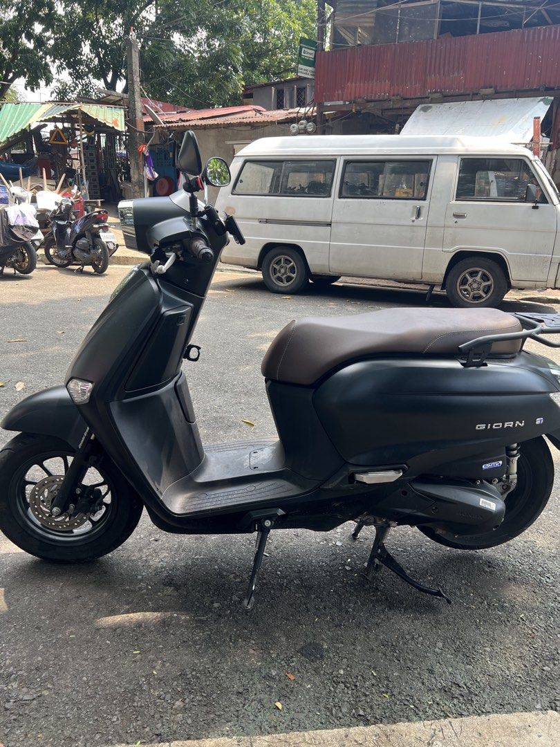Honda Giorno Scooter (Category: Skates, Rollerblades & Scooters) located in Marikina City. Submitted by louitmg24 (Listing ID 1462973187, Image 2). Description: Honda Giorno 2025 1600+ odo Slightly negotiable.