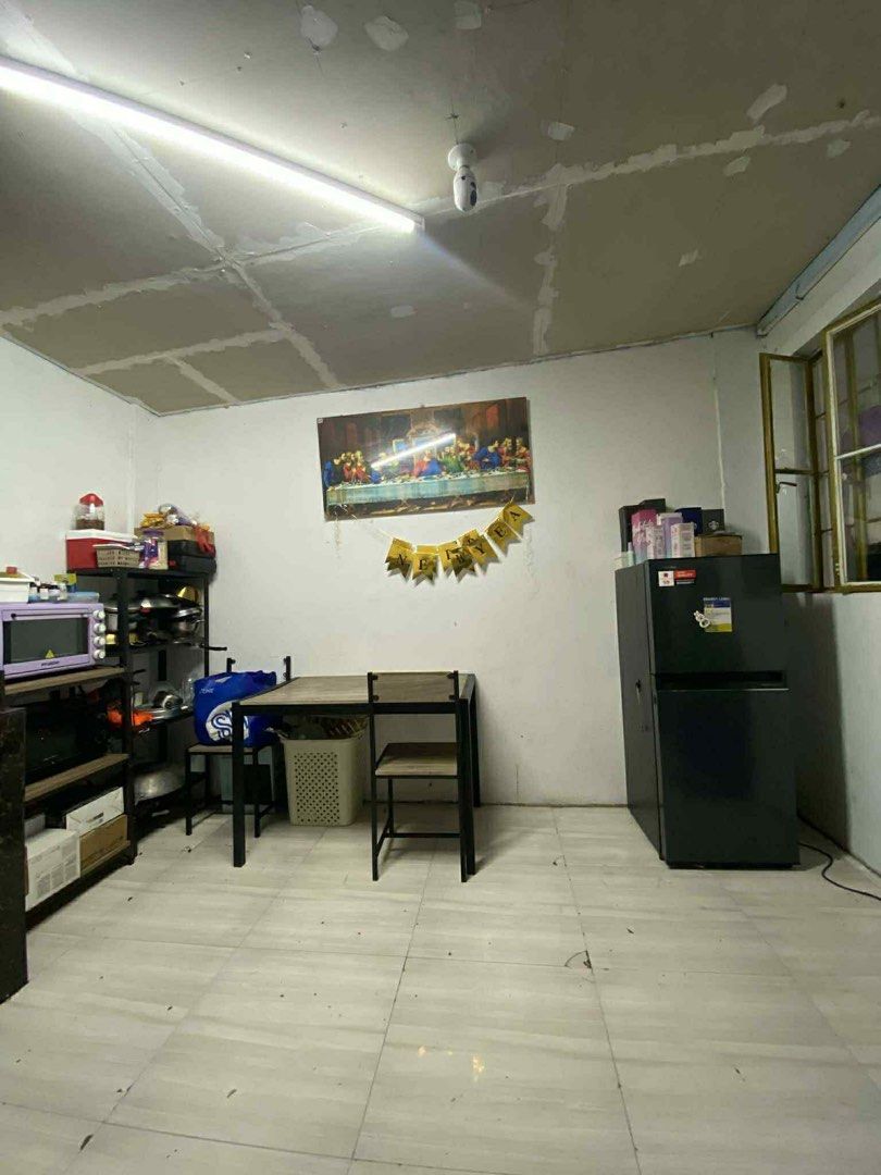House and lot pasalo (Category: House & Lot) located in Santa Rosa. Submitted by ambitiouscat.647702 (Listing ID 1462886920, Image 1). Description: House & Lot Pasalo RUSH! Loc: Tagapo Sta Rosa Laguna Nasa private subdivision. Hindi bahain. PM for more details..