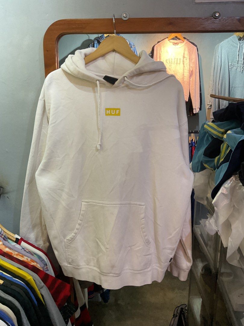 Huf x Kill Bill (Category: Coats, Jackets and Outerwear) located in Manila. Submitted by teampuyat224792 (Listing ID 1463033574, Image 1). Description: brand - Huf x Kill Bill condition - pristine size - fit to large dimes - 22W - 27L issue - yellow stain , pinhole.