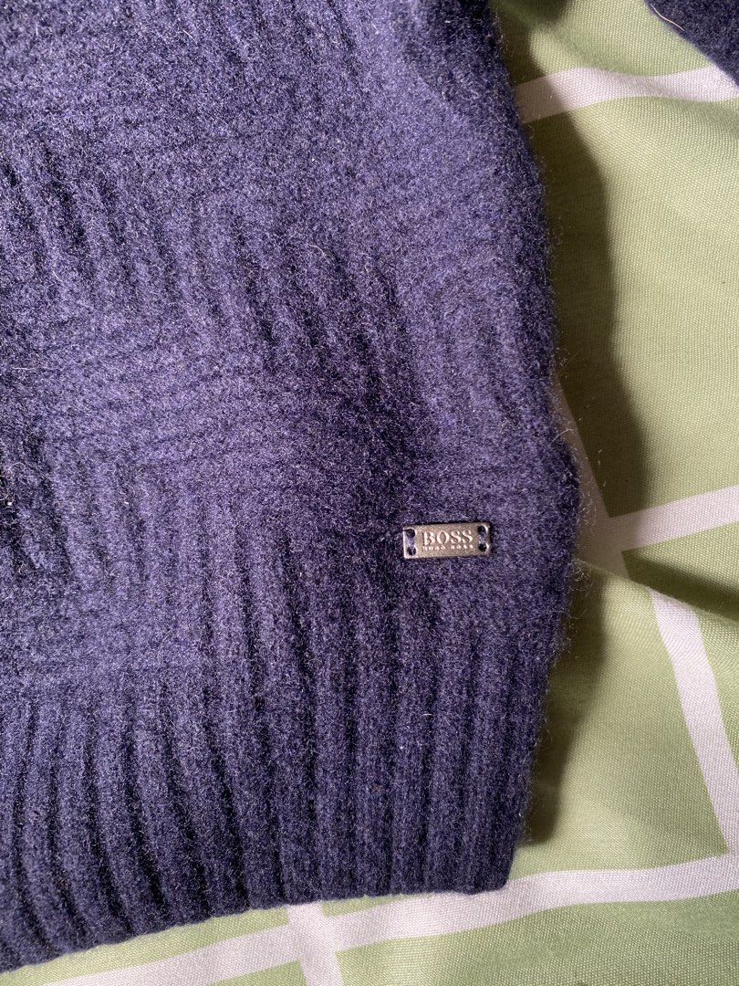 Hugo Boss slimfit sweater (Category: Coats, Jackets and Outerwear) located in Paranaque City. Submitted by lilliputscornerstore (Listing ID 1462890582, Image 3). Description: BOSS navy blue crewneck knit sweater with a textured diamond or chevron pattern made with fine Italian yarn..