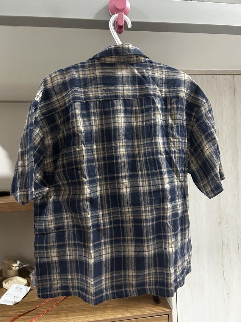 HUILISHI box fit navy polo (Category: Formal Shirts) located in Manila. Submitted by madongie (Listing ID 1462936765, Image 2). Description: never used XL 24 x 25 .