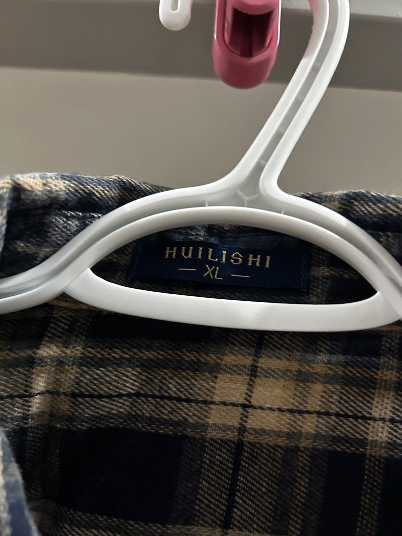 HUILISHI box fit navy polo (Category: Formal Shirts) located in Manila. Submitted by madongie (Listing ID 1462936765, Image 3). Description: never used XL 24 x 25 .