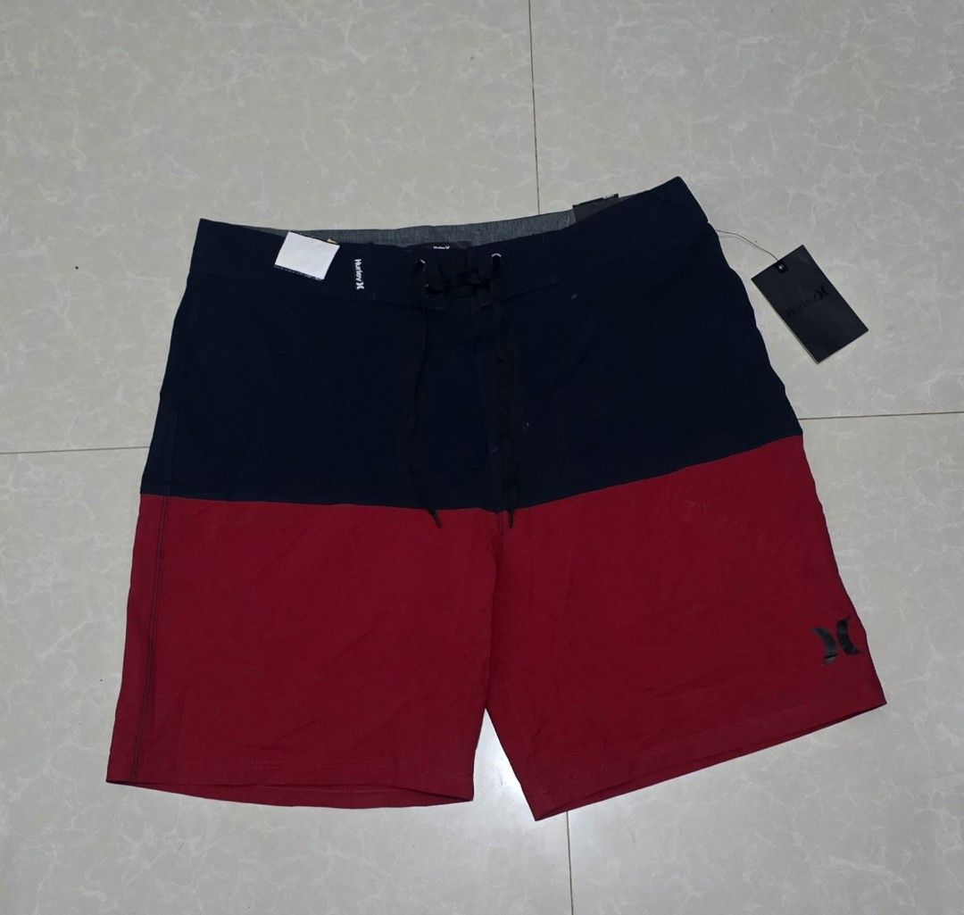 Hurley Horizon BDST 18" (Category: Swim Trunks & Board Shorts) located in El Nido. Submitted by marco.tandoc (Listing ID 1463019313, Image 1). Description: size: 30 above the knee waist: 30-34 length: 18 no issue.