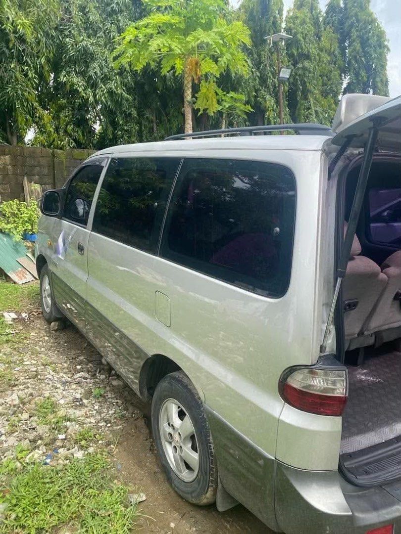Hyundai Starex (Category: Used Cars) located in Pasig City. Submitted by marcuzcapa34068 (Listing ID 1462887114, Image 2). Description: Hyundai Grand Starex 2006 Top of the line 260k Negotiable Automatic Trans Diesel New Pms New registered No issue unli check with scanner 10 seaters Cold aircon 2 original key.