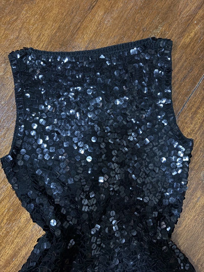 Ibiza Fully-beaded Boatneck Top (Category: Sleeveless) located in Manila. Submitted by da.rrel.real (Listing ID 1463010974, Image 2). Description: ⋆˚꩜｡ details ⋆˚꩜｡ size : small best fits : xs-small issues : none color rate : 9/10 .✦ ݁˖ rules .✦ ݁˖ * no return / refund / exchange * you ask for more photos if you're SURE BUYER * shipping fee is shouldered by buyers unless stated otherwise (loc: Baguio City) love, darrel 𝜗𝜚⋆₊˚ .