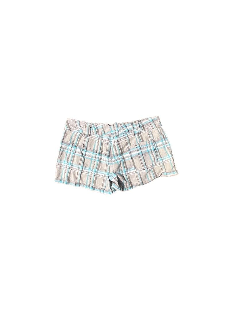 Illegal Weekend Vintage Check Mini Shorts (Category: Shorts) located in Davao. Submitted by wildhearts121 (Listing ID 1462920744, Image 1). Description: Good condition.