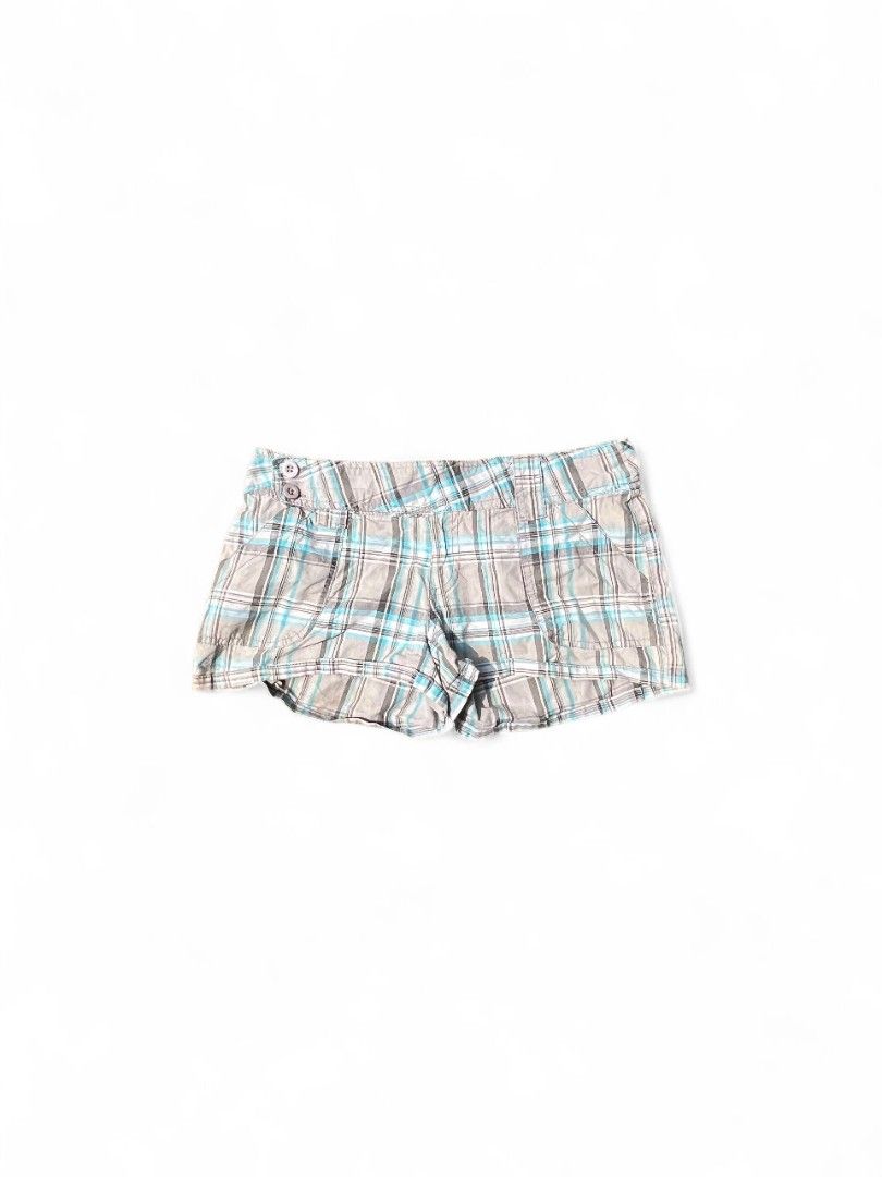 Illegal Weekend Vintage Check Mini Shorts (Category: Shorts) located in Davao. Submitted by wildhearts121 (Listing ID 1462920744, Image 2). Description: Good condition.