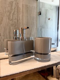 （分類：）位於 。 由 tres_collection 提交（商品編號 1462965231，圖片 1）。簡介： 。