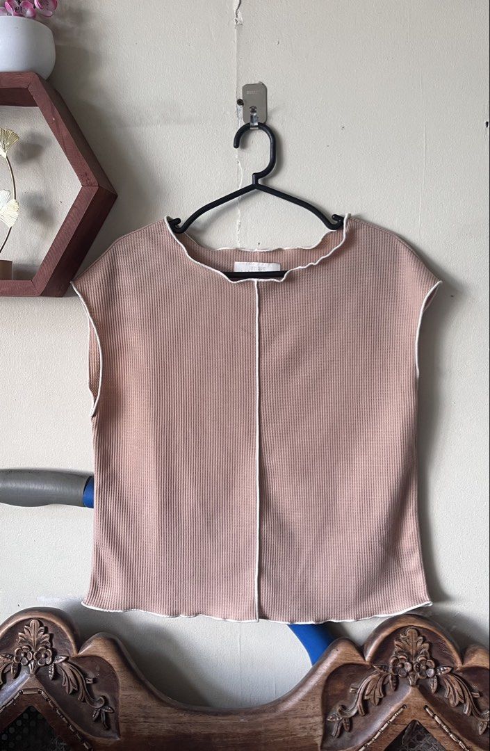 INTIQUE Ribbed Top (Category: Blouses) located in Manila. Submitted by dayclutter (Listing ID 1463021521, Image 1). Description: small-medium fit .