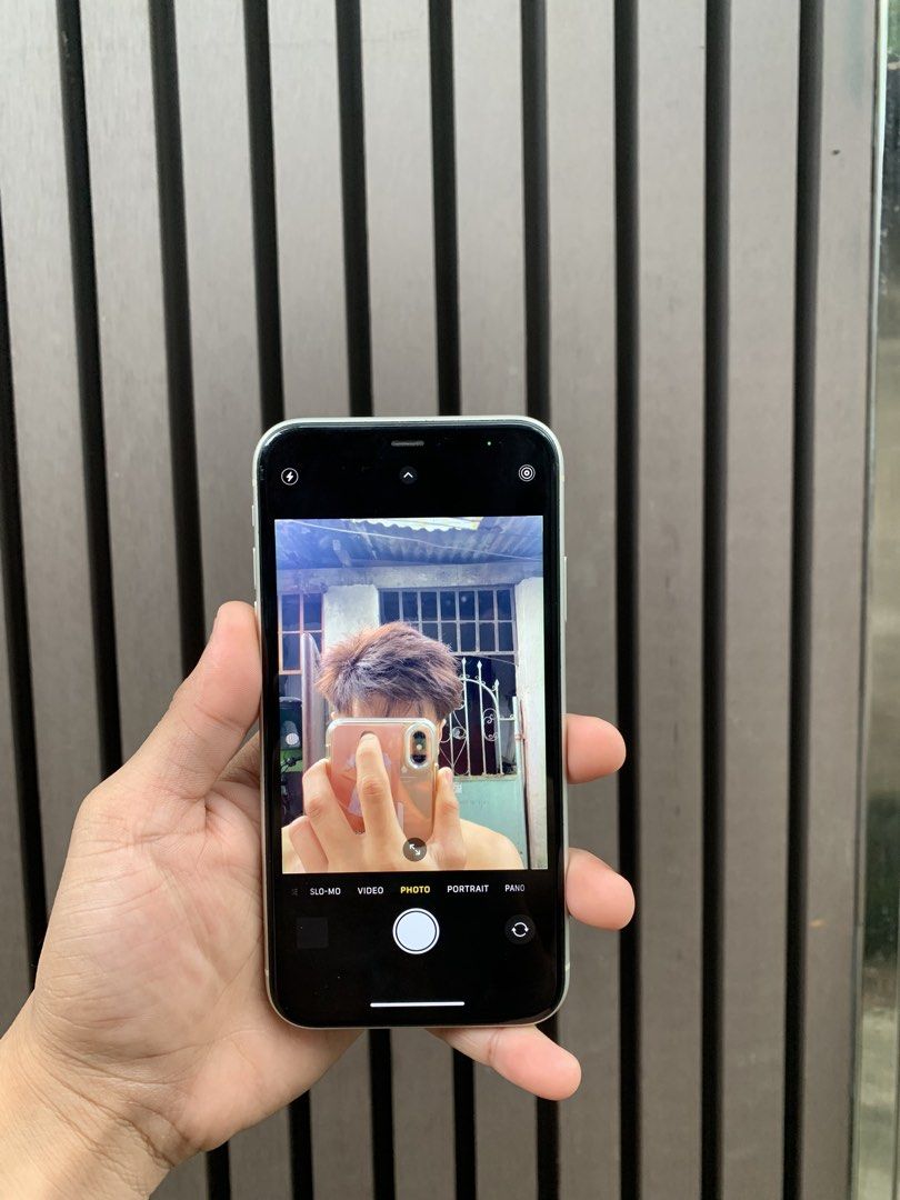 Iphone 11 128gb (white) (Category: iPhone 11 Series) located in Dasmarinas. Submitted by keycee15 (Listing ID 1462952463, Image 3). Description: Iphone 11 128gb (White) ✅Factory Unlock ✅Orig All Parts ✅Face Id Working ✅Truetone Working ✅70% Battery Health (orig makunat) ✅Unli Update, Unli Reset ✅No Issue Unli Check sa Meet Up 📍Dasma can meet halfway Inclusions: Unit, Case, 20watts Charger..