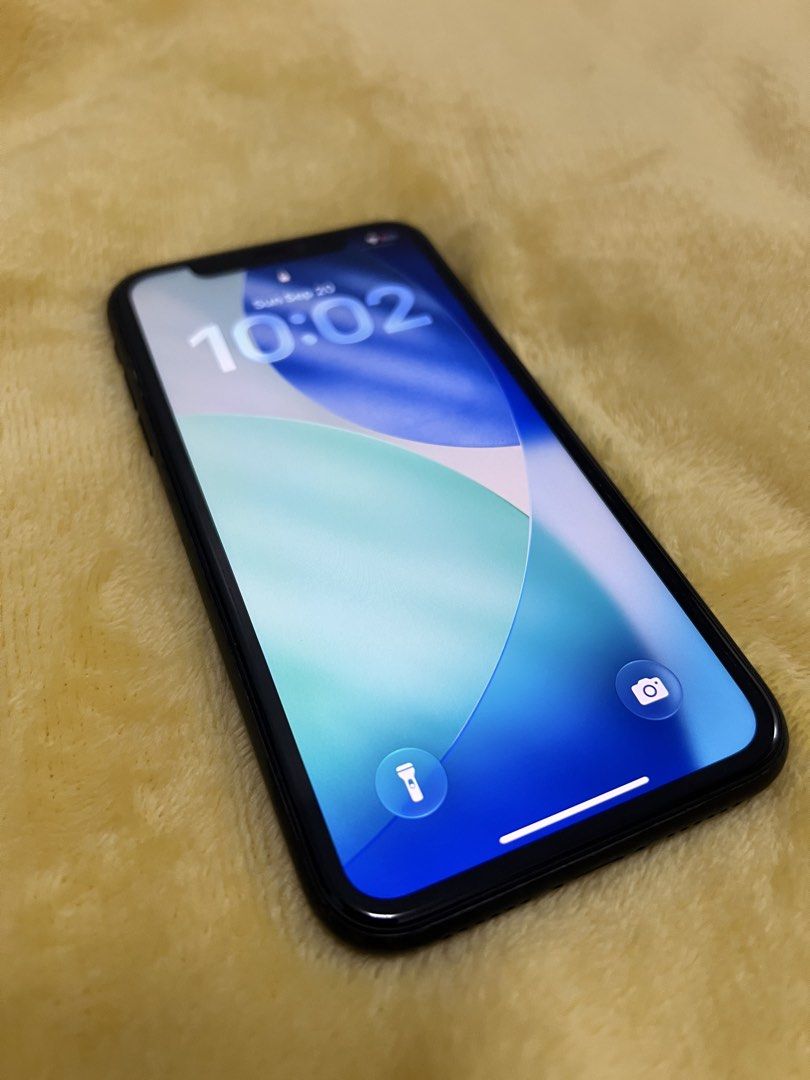 Iphone 11 Rush (Category: iPhone 11 Series) located in Manila. Submitted by maattheooss (Listing ID 1463045314, Image 1). Description: iPhone 11 128GB for sale ₱7,000 Good condition and working properly. 128GB Camera working Speaker/mic working WiFi and Bluetooth working SIM/network working Issue: * Face ID not working * May scratches from use, please see photos Location: Santa Rosa, Laguna Meetup or shipping available. You can test the phone fir