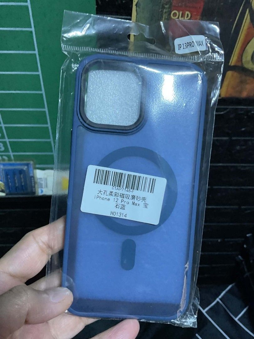 iPhone 12 Pro Max Case Magnetic (Category: Cases & Sleeves) located in Rizal. Submitted by giorgio_tsoukalos (Listing ID 1462935643, Image 2). Description: iPhone 12 Pro Max Case Magnetic Brand Bew || Blue and Black Actual photos posted ₱200 each Meet-Up: Upper Antipolo City Mode of Payment: Gcash | Metrobank Add SF via LBC /JNT Add Delivery Fee via Lalamove .