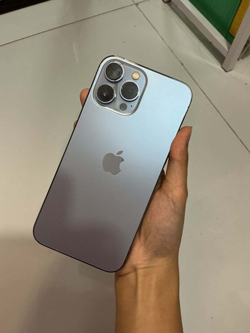 iPhone 13 Pro Max 512gb (Category: iPhone 13 Series) located in Quezon City. Submitted by kbcc_ (Listing ID 1462934176, Image 2). Description: no issue openline sierra blue color qc loc.