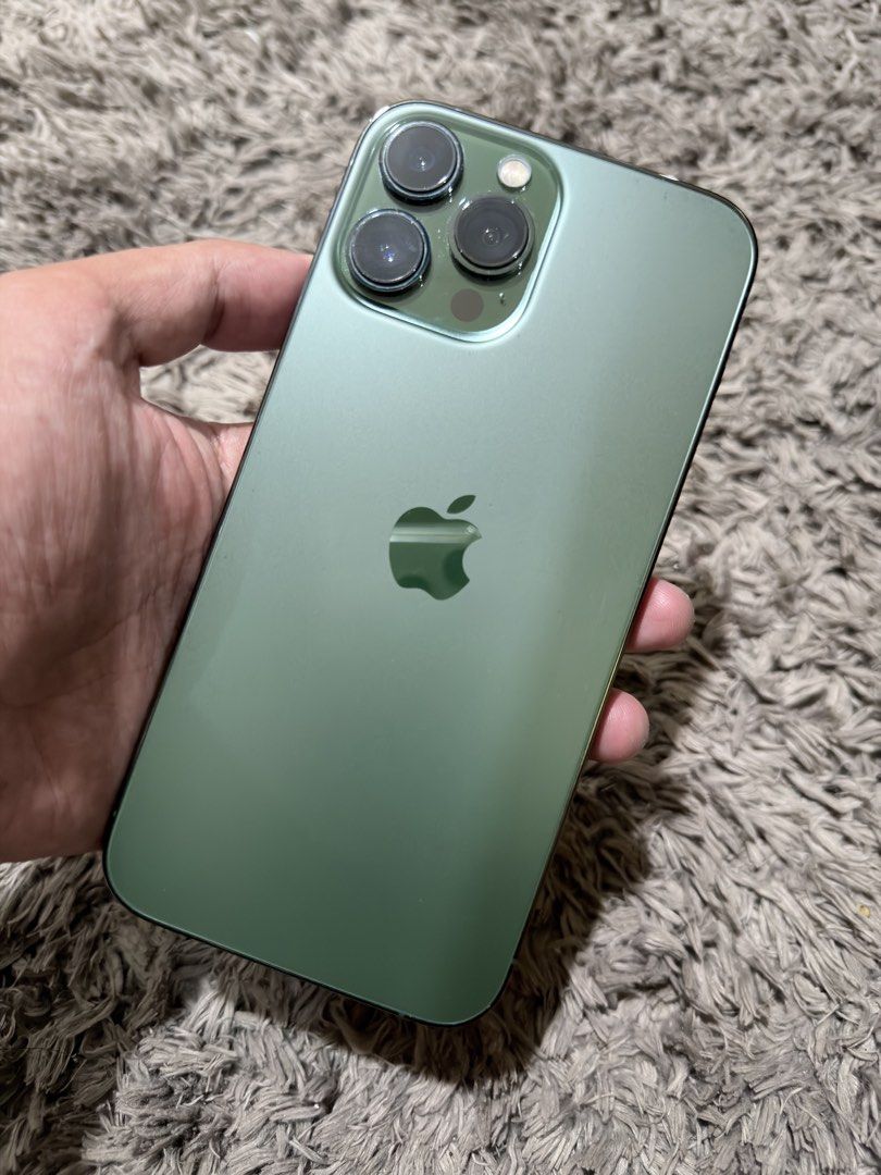 Iphone 13promax (Category: iPhone 13 Series) located in Muntinlupa City. Submitted by cixie (Listing ID 1462628907, Image 2). Description: Negotiable 1. Iphone 13promax 2. 128gb 3. No sim Lock 4. Minimal scratches 5. 74% battery health ₱21k negotiable.