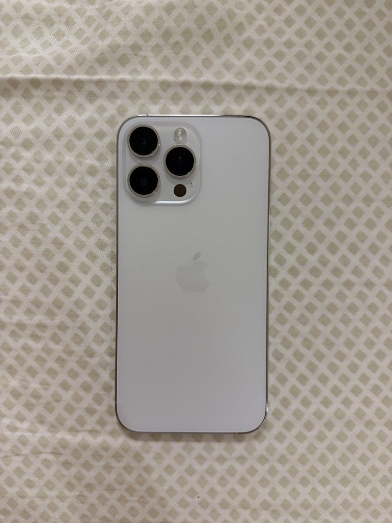iPhone 14 Pro Max (Category: Cases & Sleeves) located in Mandaue City. Submitted by ddanaone (Listing ID 1463009239, Image 2). Description: Secondhand iPhone 14 Pro Max - Silver, 256gb - Battery Health: 80% - Complete inclusions w/ box + extra charging cable and apple wired earphones (lighting type) - Free cases (w/ casetify but used) - RFS: phone upgrade - Slightly negotiable!.