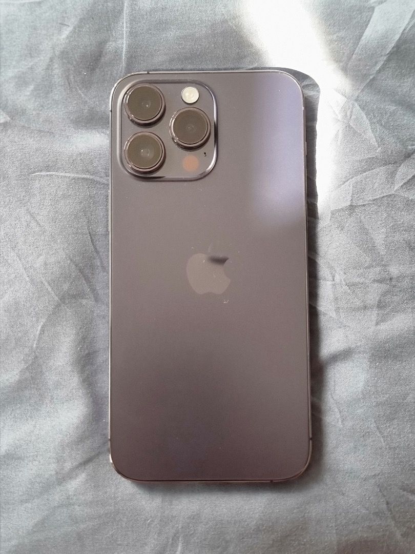 Iphone 14 Pro Max 1Tb (Preloved) (Category: iPhone 14 Series) located in Caloocan City. Submitted by laerak (Listing ID 1462969963, Image 1). Description: • Unit only • 79% battery health • Lady-owned • Negotiable for sure buyers.