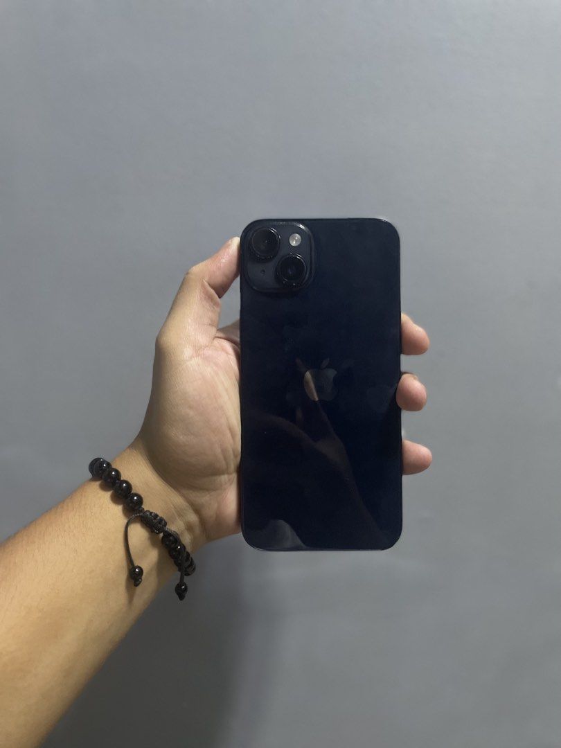 Iphone 14plus 128gb (Category: Others) located in Manila. Submitted by lanceycey025890 (Listing ID 1463082745, Image 2). Description: For sale 20k Iphone 14plus 128gb All working No history of repair Unit & charger only 77%bh orig batt Honest issue 77% batt but still longlasting kasi orig batt Minimal scratches still presenstable Pasig city location Lalamove sa malayo.