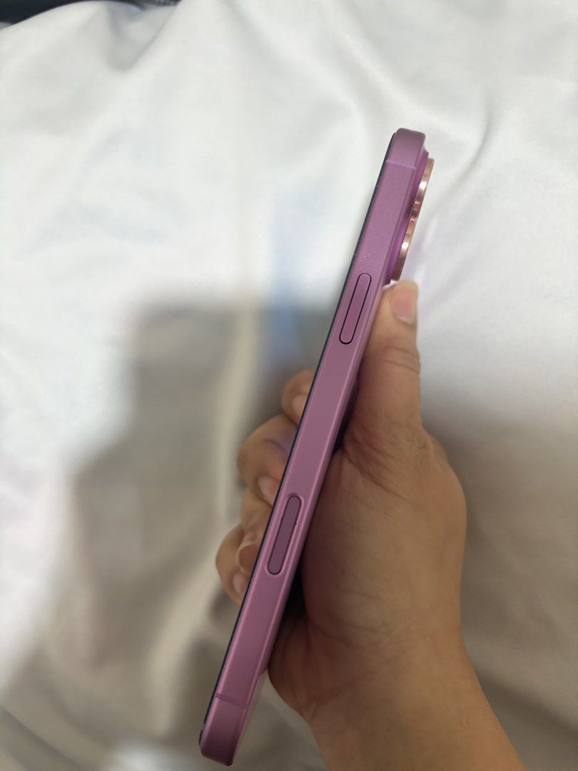 IPHONE 16 PLUS 256gb (Category: iPhone 16 Series) located in Santa Rosa. Submitted by ambitiouscat.647702 (Listing ID 1462951954, Image 3). Description: For sale only Iphone 16 plus 256gb Issue: May dents & hair line sa left lower side ng phone, but not noticeable and di nakakap affect sa performance ng phone. Battery health: 93% Unit, cases and box only. Kindly message me if you have other questions. Tia.