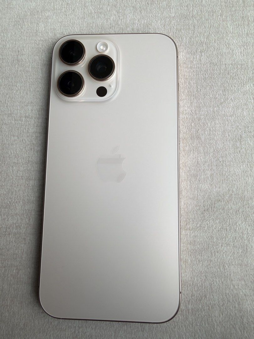 iPhone 16 pro max 512gb 沙漠金色 （分類：undefined）位於 Hong Kong。 由 chihochan 提交（商品編號 1462914432，圖片 1）。簡介： 電池86%, 無花，無維修過，首次使用24年9月。