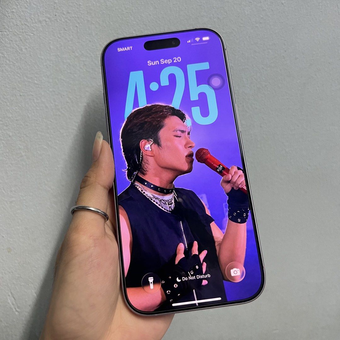 IPHONE 17 - LAVENDER (4 MONTHS OLD) (Category: Cases & Sleeves) located in Caloocan City. Submitted by minuteburger (Listing ID 1462983467, Image 3). Description: • UNDER WARRANTY UNTIL MAY 15, 2027 • 256 GB • BATTERY HEALTH : 99% • WITH ORIGINAL BOX, RECEIPT, PAPER BAG FROM SMART, and TYPE-C CORD • SMART-LOCKED • GOOD AS NEW • CONDITION : 9.8/10 • NO ISSUE • RFS : FUNDS.