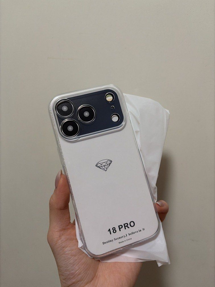 iPhone 18 pro clear case （分類：手機套及手機殻）位於 Hong Kong。 由 kbeautyhunter 提交（商品編號 1463044467，圖片 1）。簡介： Brand new Clear case。