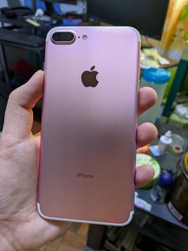 iPhone 7 Plus 128GB Factory Unlocked (Category: Other Mobile & Gadget Accessories) located in Quezon City. Submitted by cosmic_xhenon (Listing ID 1462895131, Image 2). Description: FOR ONLY 6.5K PRICE SMOOTH PA UNG UNIT CHECK MY FEEDBACKS FOR BUYERS CONFIDENCE PERSONAL USED PHONE RFS: UPGRADE PHONE OPENLINE TO ALL NETWORKS FACTORY UNLOCKED ANY SIM WILL DO around 99% smoothness overall SUPER PRESENTABLE LOOKS NEW AND MAKINIS 100% BATTERY HEALTH EX