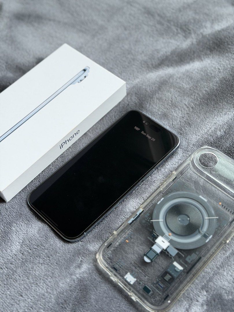 Iphone Air 256gb Sky Blue (Category: iPhone Air Series) located in Caloocan City. Submitted by aetong15 (Listing ID 1462280702, Image 2). Description: For sale or swap Iphone Air 256gb Sky Blue Smartlocked 100% Battery health 84 cycle count Under warranty until Feb 2027 No issue, good as new Complete with unused cord and box Free Spigen Ultra Hybdrid Neo One Case Caloocan/QC/Manila or halfway meetup.