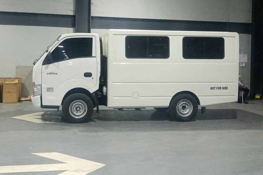 Isuzu Elf Minibus (Category: Used Cars) located in San Narciso. Submitted by jaydantes (Listing ID 1462906075, Image 2). Description: 2025 ISUZU TRAVIZ LONG🚘 👉 CASH OR INSTALLMENT ✨ Almost brand new! ✨ 2025 Model ✨ Well-maintained & ready for work or business ✨ Practical, reliable, and fuel-efficient ✨ Perfect for negosyo, delivery, or family use 💰 PM for price & full details! 📍 Location: San Narciso, Zambales 📩 Serious buyers only. Message 