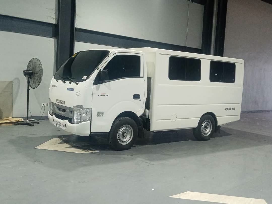 Isuzu Elf Minibus (Category: Used Cars) located in San Narciso. Submitted by jaydantes (Listing ID 1462906075, Image 1). Description: 2025 ISUZU TRAVIZ LONG🚘 👉 CASH OR INSTALLMENT ✨ Almost brand new! ✨ 2025 Model ✨ Well-maintained & ready for work or business ✨ Practical, reliable, and fuel-efficient ✨ Perfect for negosyo, delivery, or family use 💰 PM for price & full details! 📍 Location: San Narciso, Zambales 📩 Serious buyers only. Message 
