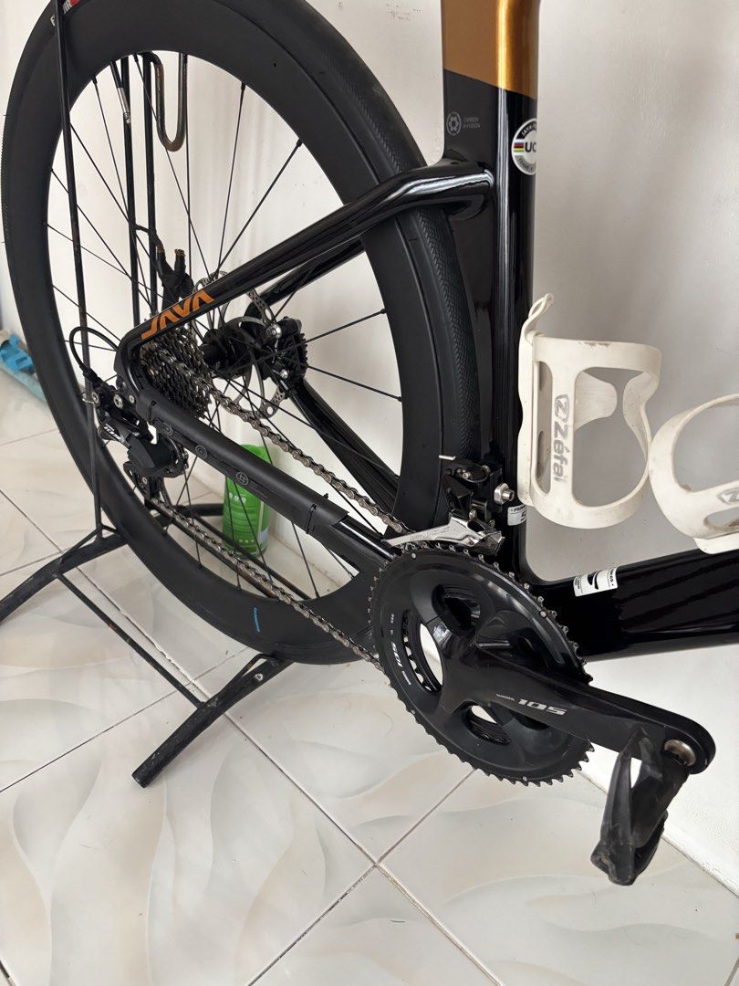 JAVA FUOCO AIR SIZE 51 (Category: Bicycles) located in Manila. Submitted by loumanalo76546 (Listing ID 1462911602, Image 3). Description: Location - Brgy Talon Tres, Las Piñas Frame set -UCI approved (fork and frame) -full internal cabling -black/gold color way (gloss finish) Group set -straight 105 11 speed (except rotors) -hydraulic brakes -52/26 chainring -170mm crank arm -11/30 cassette Wheel set -shimano 105 rs710 C46 -46mm carbon rim -24 bl