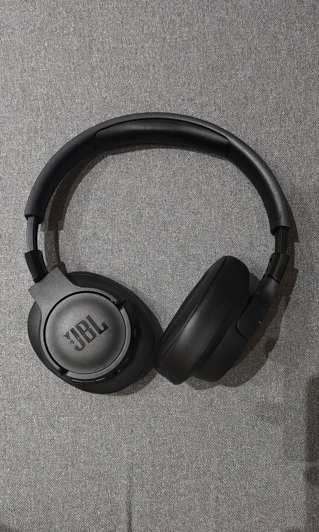 JBL 770 (Category: Headphones & Headsets) located in Manila. Submitted by mylahwithanh (Listing ID 1462982634, Image 1). Description: NO ISSUES. RFS: upgrading.