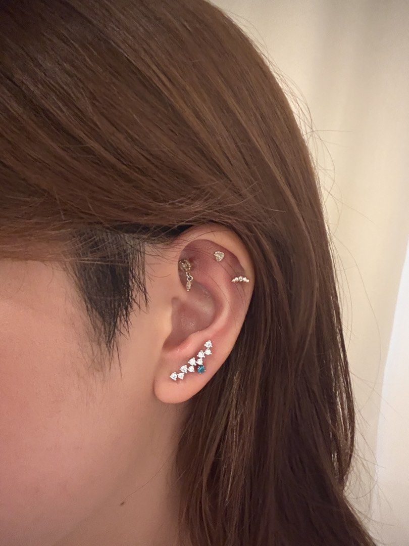 J&CO Sparkly Ear Climber Earrings (Category: Earrings) located in Manila. Submitted by jimmy_juniorrr (Listing ID 1462956589, Image 2). Description: - Ear climber earrings with a line of sparkly clear stones. - Designed to go up the ear, adding a touch of shine. - Easy and comfortable to wear. - Sold as a pair. - Please check photos for detailed views..