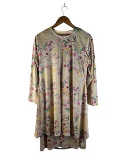 (Category: ) located in . Submitted by aisywardrobe90 (Listing ID 1462988995, Image 1). Description: .