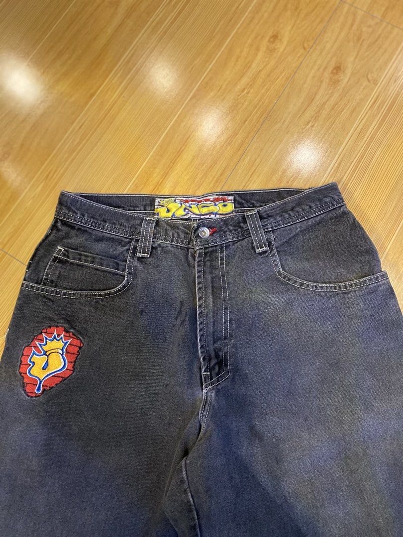 JNCO Jesters 168 - Jet Black 🃏 (Category: Jeans) located in Manila. Submitted by jw.vntage.clo2 (Listing ID 1462928741, Image 3). Description: This is one of my favorite style that JNCO ever made are these Jnco jesters jet black that i ever own in my closet, This authentic 90s vintage JNCO with the classic super wide 168 leg opening that JNCO is known for. Features the iconic Jester patch embroidery on the leg and the JNCO logo patch on the wais