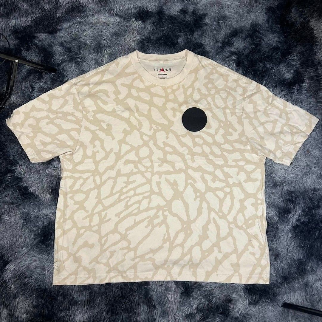 Jordan (Category: Activewear) located in Davao. Submitted by thrft2jerusalem (Listing ID 1462942718, Image 1). Description: 10/10 color rate excellent condition issue:none dimes: 26x29 size: XL can ship nationwide thru: jNT or LBC PAYMENT FIRST POLICY payment method gcash bank transfer all items are THRIFTS limit your expectations Mindanao, Davao city.