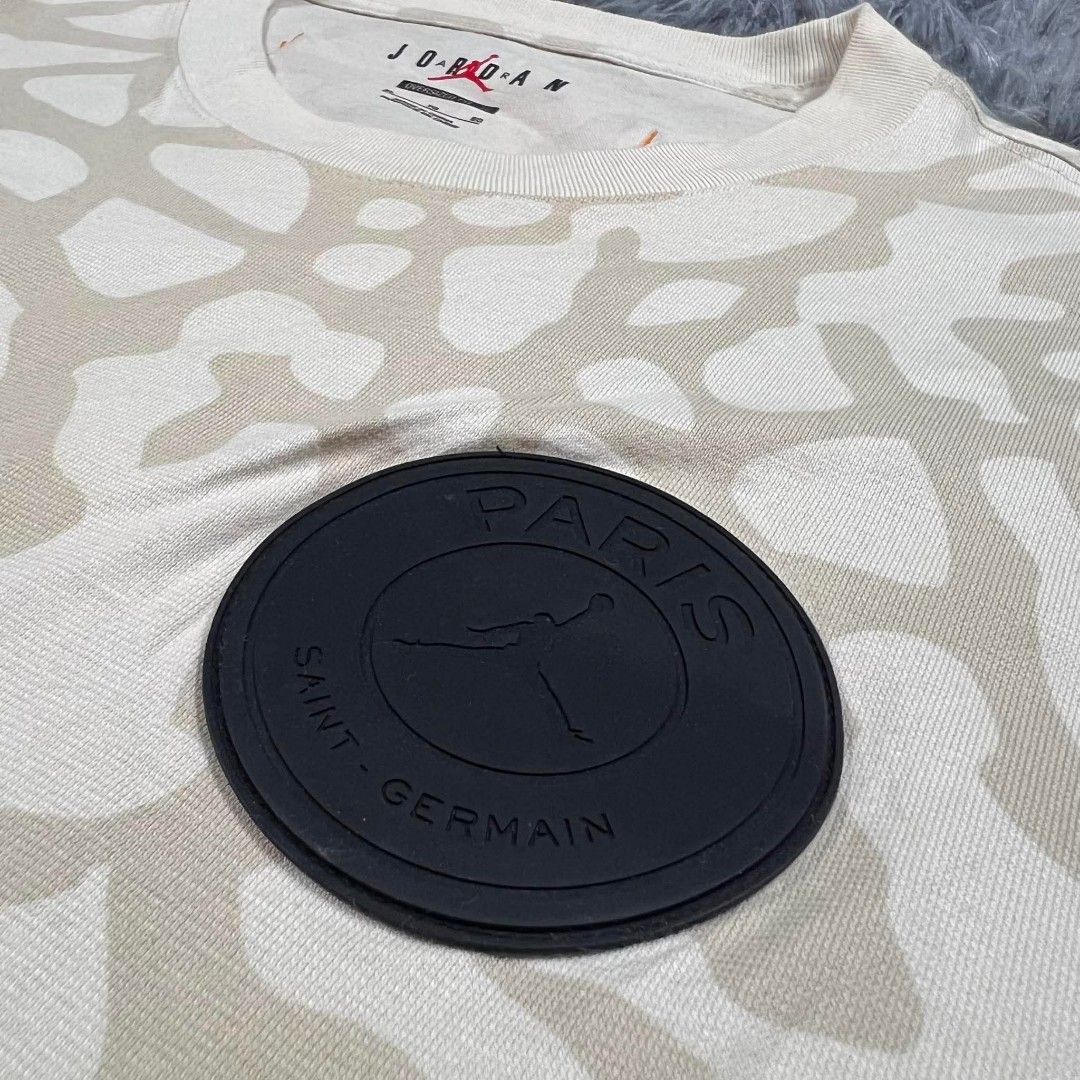 Jordan (Category: Activewear) located in Davao. Submitted by thrft2jerusalem (Listing ID 1462942718, Image 2). Description: 10/10 color rate excellent condition issue:none dimes: 26x29 size: XL can ship nationwide thru: jNT or LBC PAYMENT FIRST POLICY payment method gcash bank transfer all items are THRIFTS limit your expectations Mindanao, Davao city.