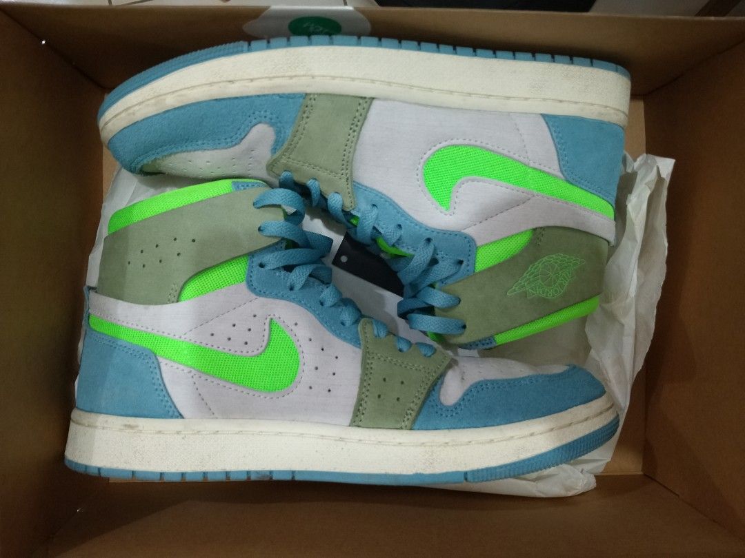 Jordan 1 and CMFT2 (Category: Sneakers) located in Cainta. Submitted by brandygoco (Listing ID 1463028239, Image 2). Description: 9.5 womens 7 for mens decluttering this two used it 4x only.
