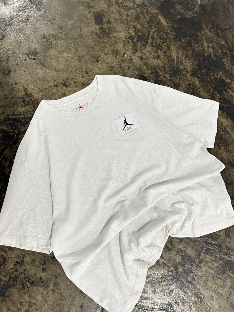 JORDAN T-SHIRT GREY (Category: Tshirts & Polo Shirts ) located in Mandaluyong City. Submitted by mauithrift (Listing ID 1463010544, Image 1). Description: AS NEW.
