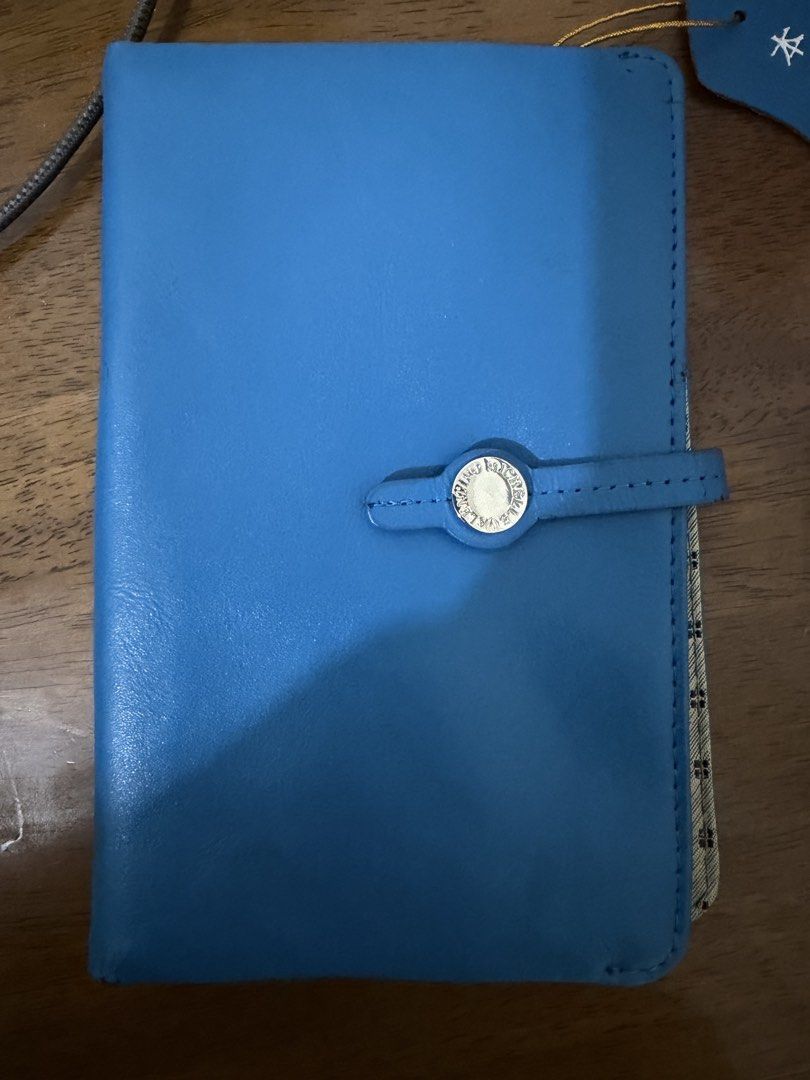 JORNAL ORGANIZER GENUINE LEATHER coach prada (Category: Purses & Pouches) located in Magsaysay. Submitted by goodiesthift (Listing ID 1462939764, Image 2). Description: Sa mahilig ng Jornal DIY genuine leatjer 6 cards & 3 zipper compartments very nice .