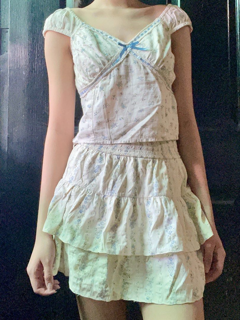 Just G Cute summer beach outfit SET (Category: Sets or Coordinates) located in Manila. Submitted by iador1a (Listing ID 1462934818, Image 1). Description: -can do xxs-s -quite expensive and too small on me now :’( -pmaya and gcash, jnt.