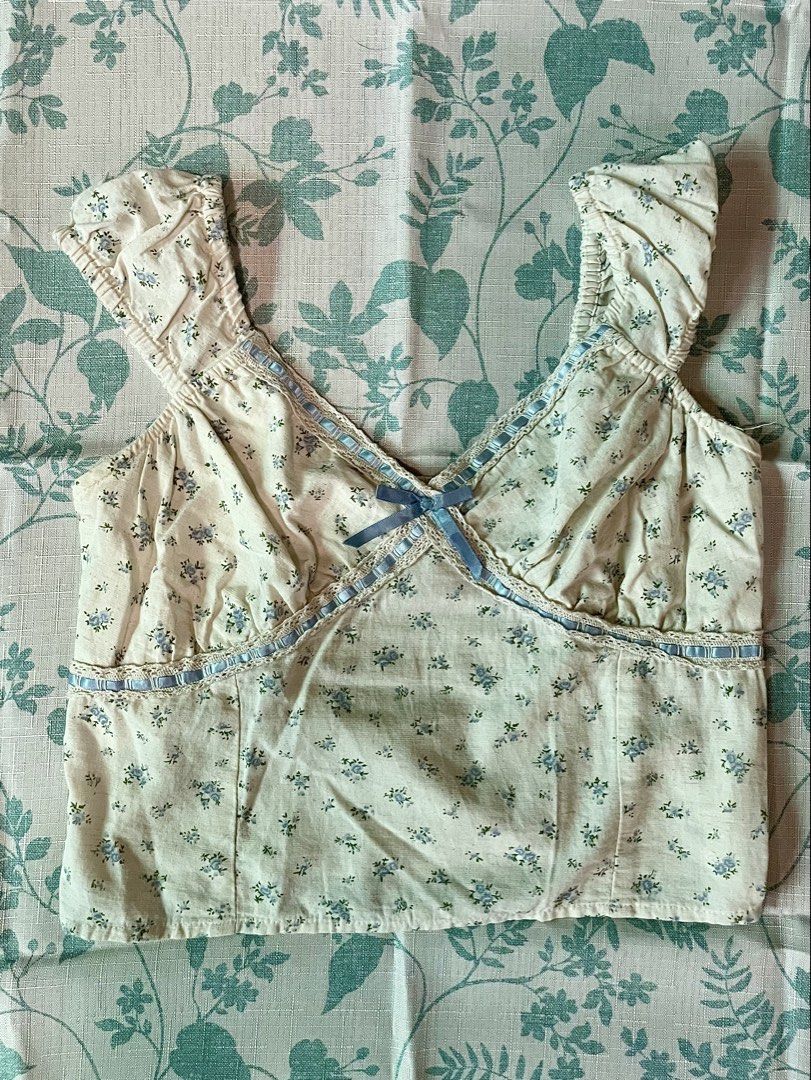 Just G Cute summer beach outfit SET (Category: Sets or Coordinates) located in Manila. Submitted by iador1a (Listing ID 1462934818, Image 3). Description: -can do xxs-s -quite expensive and too small on me now :’( -pmaya and gcash, jnt.