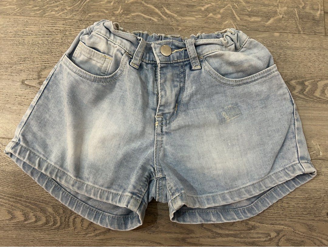 Justee’s light washed pants (Category: Babies & Kids Fashion) located in Rizal. Submitted by rlcstr (Listing ID 1463030390, Image 1). Description: - gcash/maya - lalamove/ j&t .