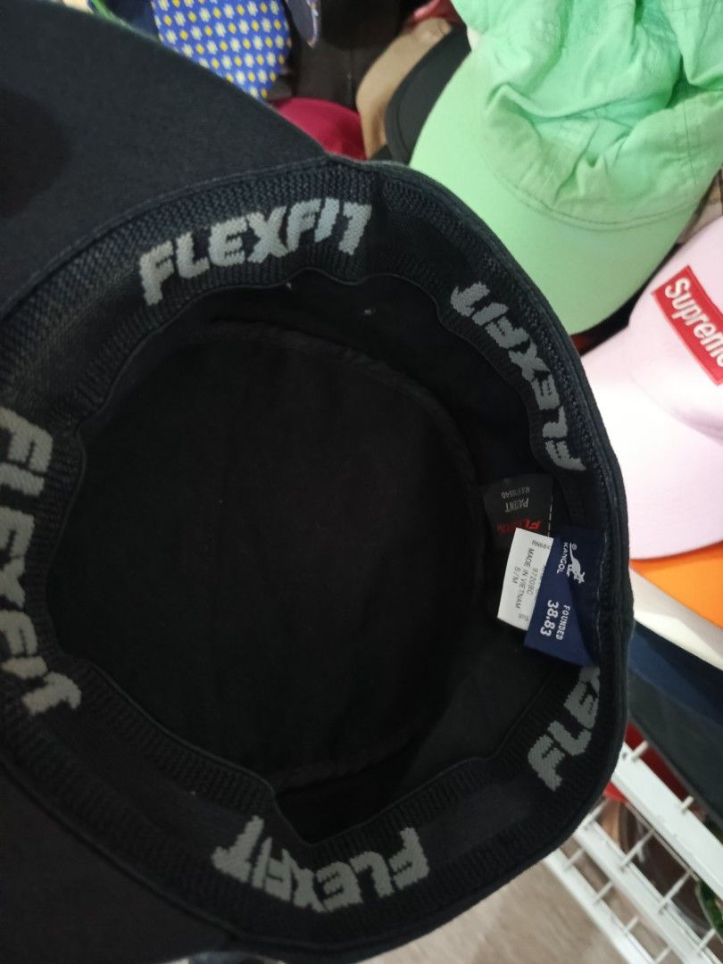 Kangol Army Cap Flexfit S/M Black (Category: Caps & Hats) located in Cabatuan. Submitted by penthegreat (Listing ID 1463112908, Image 3). Description: - Brand: Kangol - Style: Army Cap - Color: Black - Fit: Flexfit (Size S/M) - Origin: Made in Vietnam - Ideal for: Everyday wear - Condition: Please check photos for details.